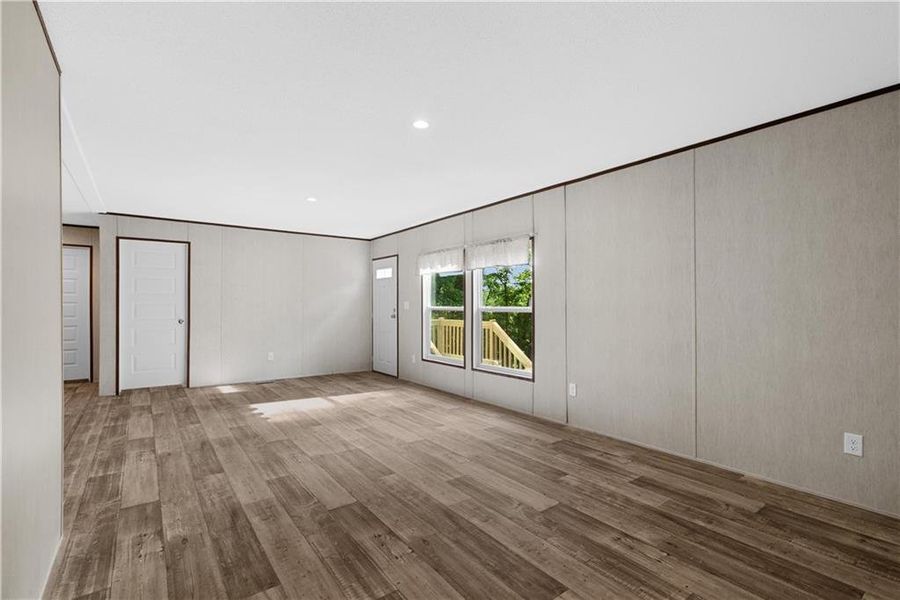 Spacious, unfurnished interior of a new home in , Resaca (Image 14).