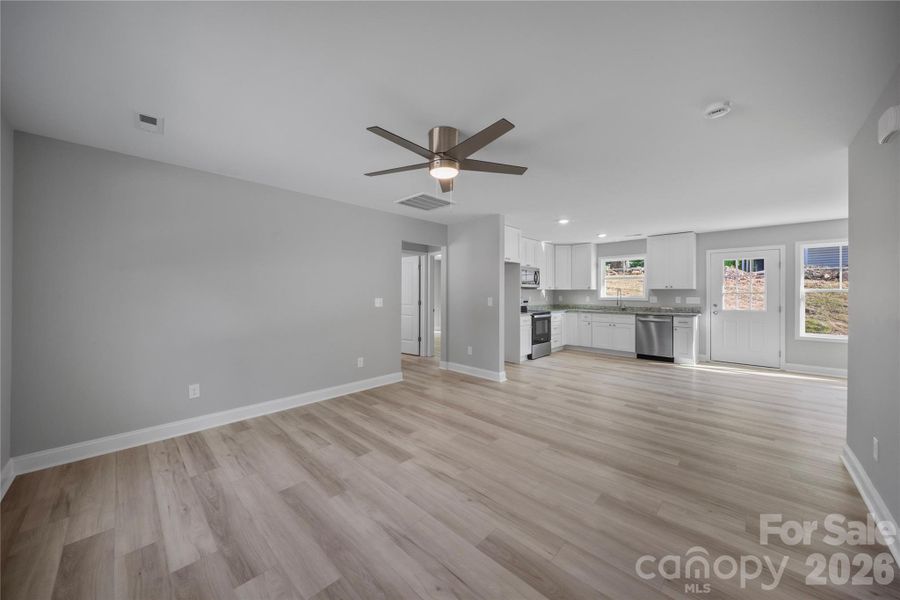 Spacious, unfurnished interior of a new home in , Kannapolis (Image 9).