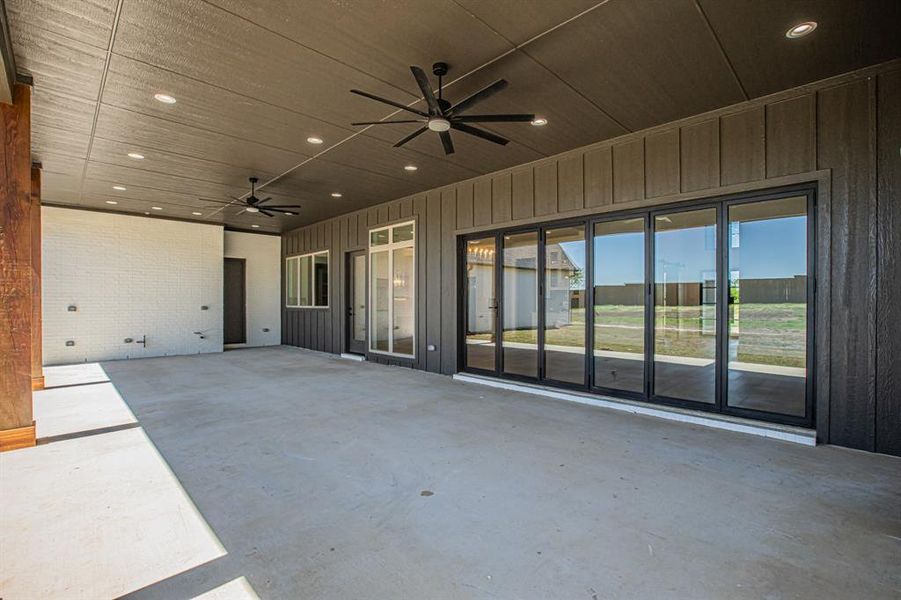 Exterior details and patio area of a home in , Northlake (Image 3).