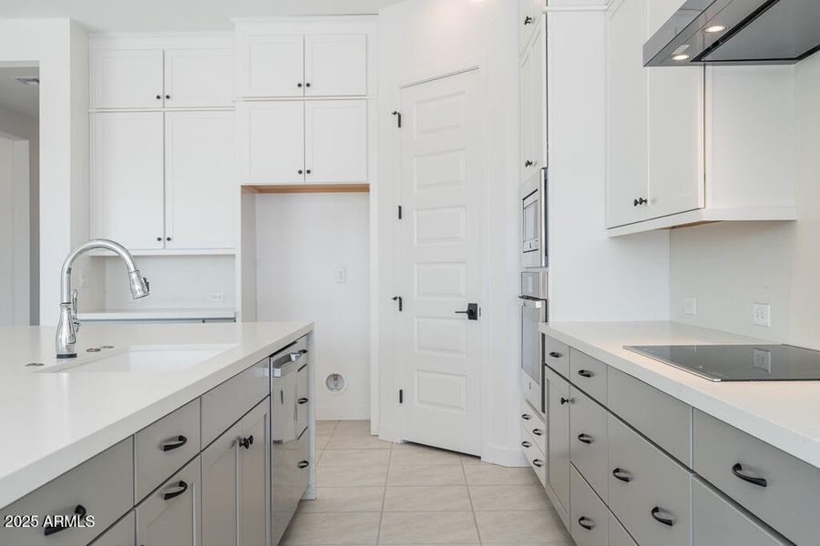 Tri Pointe Blossom Rock 554 - Kitchen-3M Tri Pointe Blossom Rock 554 - Kitchen-3M