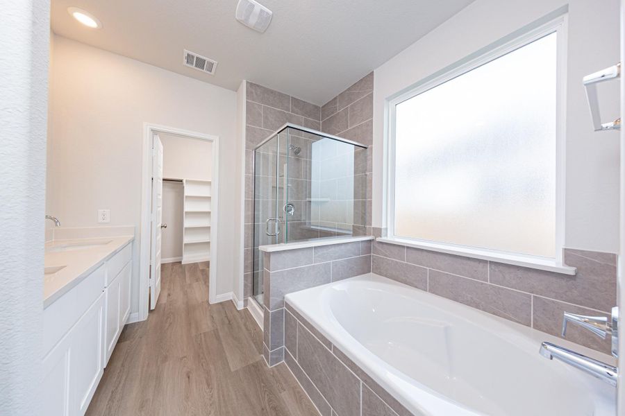 Photos are a representation of the floor plan. Options and interior selections will vary. Photos are a representation of the floor plan. Options and interior selections will vary.