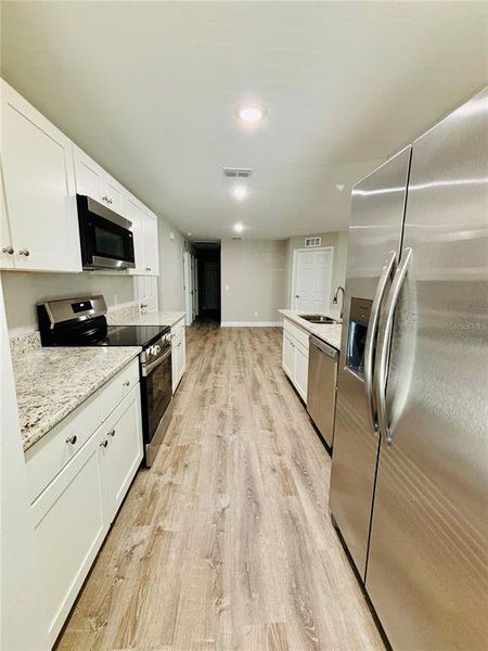 Furnished interior view inside a new home in , Bartow (Image 5).