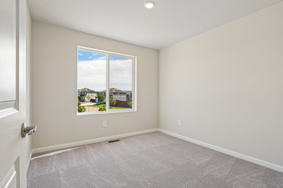 Spacious, unfurnished interior of a new home in Pintail Commons at Johnstown Village, Johnstown (Image 14).