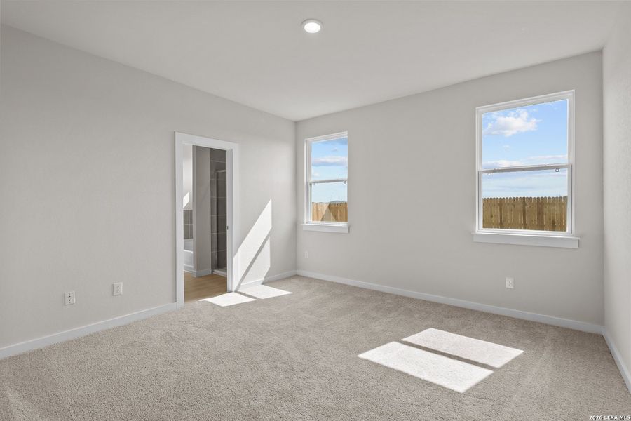 Spacious, unfurnished interior of a new home in Hiddenbrooke, Seguin (Image 27).