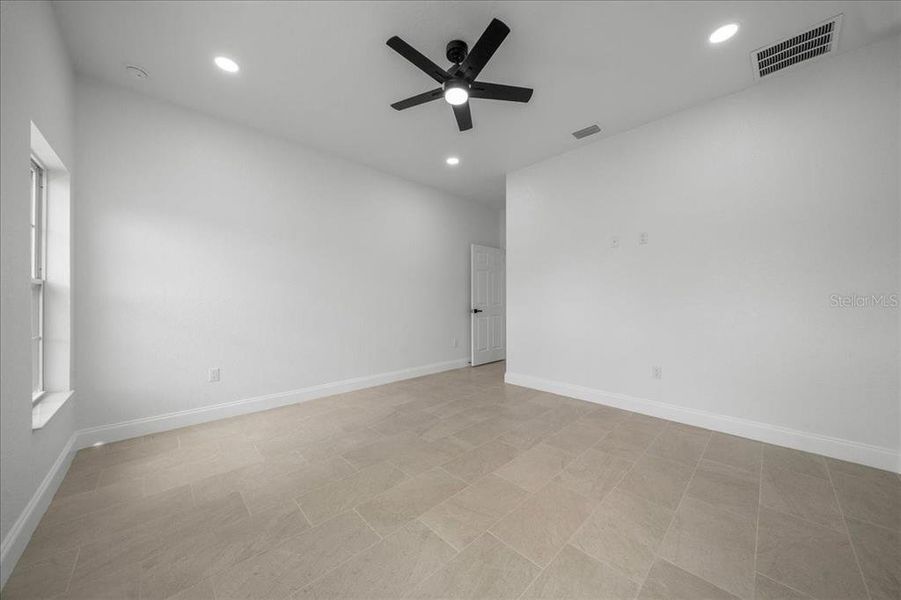 Spacious, unfurnished interior of a new home in , Dunnellon (Image 38). Spacious, unfurnished interior of a new home in , Dunnellon (Image 38).