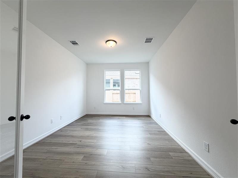 Spacious, unfurnished interior of a new home in Dellrose, Hockley (Image 15).