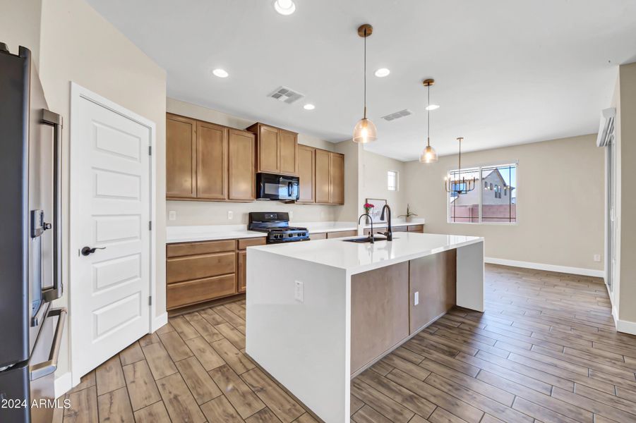 5734 S Veneto-kitchen-1