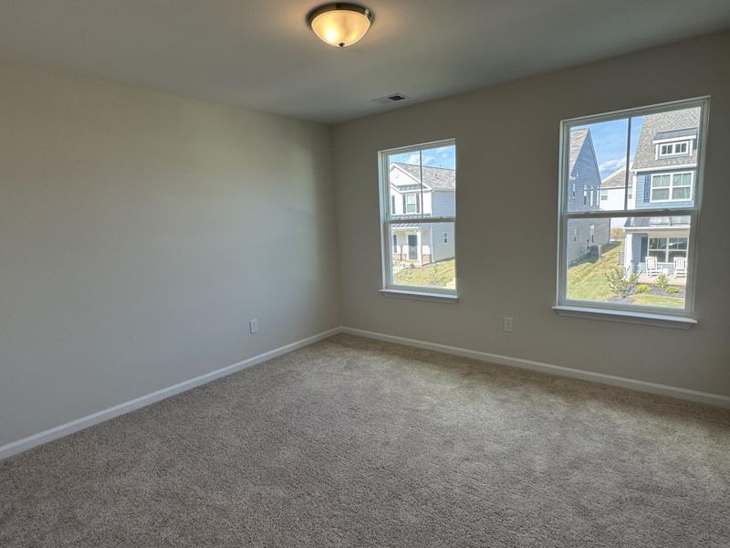 Spacious, unfurnished interior of a new home in Greenrich Mill, Simpsonville (Image 16).