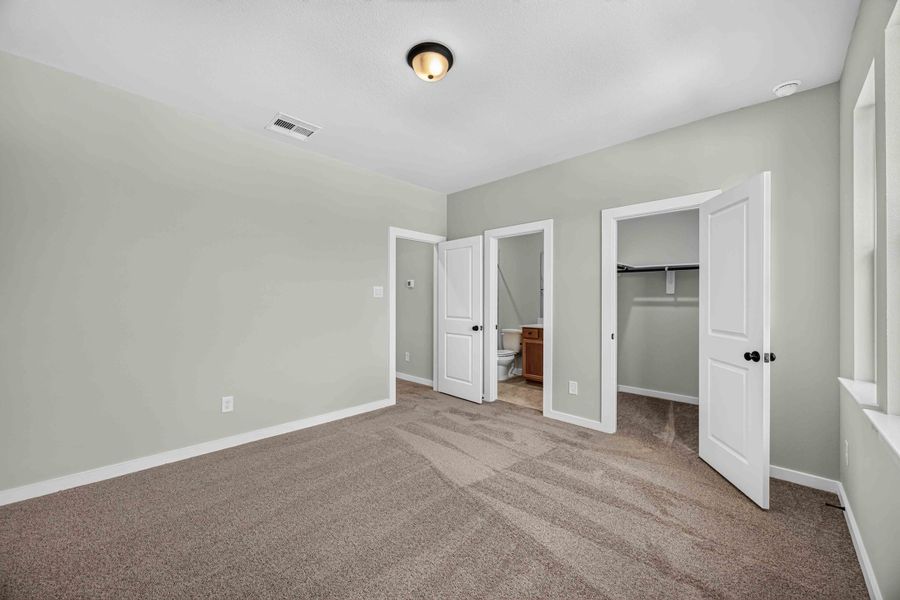 Spacious, unfurnished interior of a new home in La Segarra 40', Brookshire (Image 38). Spacious, unfurnished interior of a new home in La Segarra 40', Brookshire (Image 38).