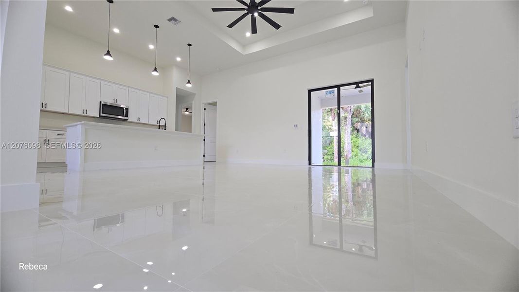 Spacious, unfurnished interior of a new home in , Lehigh Acres (Image 38).