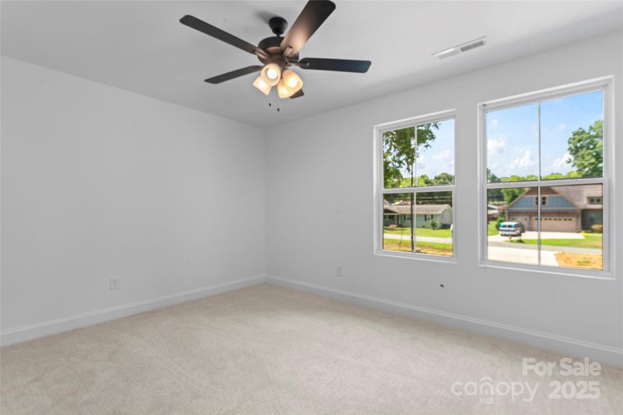 Spacious, unfurnished interior of a new home in , Harrisburg (Image 26).