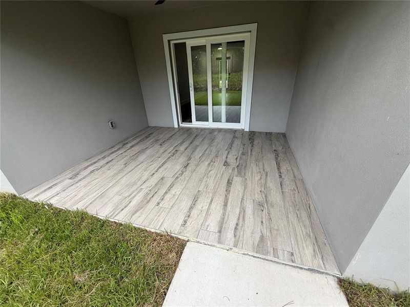 Exterior details and patio area of a home in , Port Charlotte (Image 25).