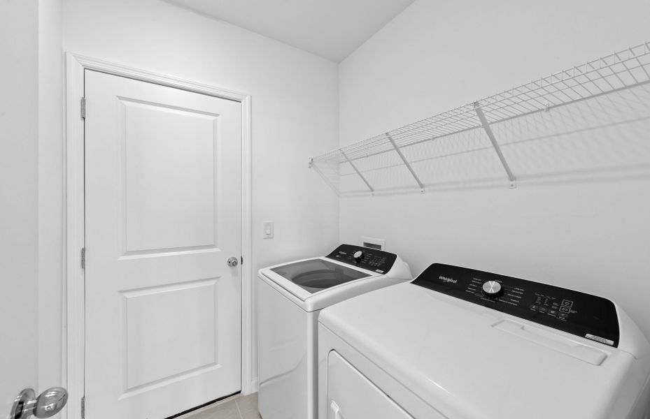 Close-up of interior finishes inside a home in Caloosa Cove, Labelle (Image 12).