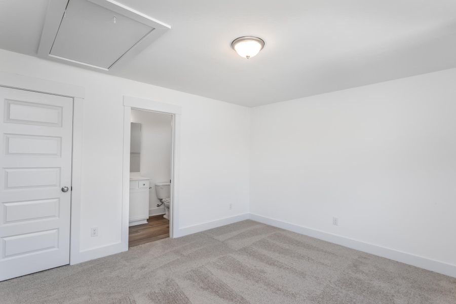 Spacious, unfurnished interior of a new home in Cedar Ridge, Angier (Image 22). Spacious, unfurnished interior of a new home in Cedar Ridge, Angier (Image 22).