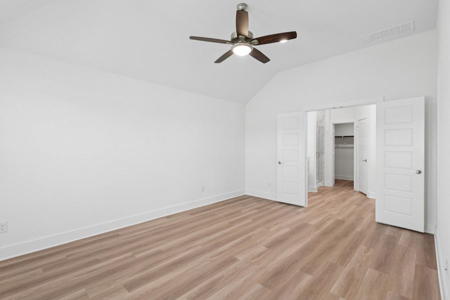 Spacious, unfurnished interior of a new home in Lago Mar, Santa Fe (Image 16). Spacious, unfurnished interior of a new home in Lago Mar, Santa Fe (Image 16).