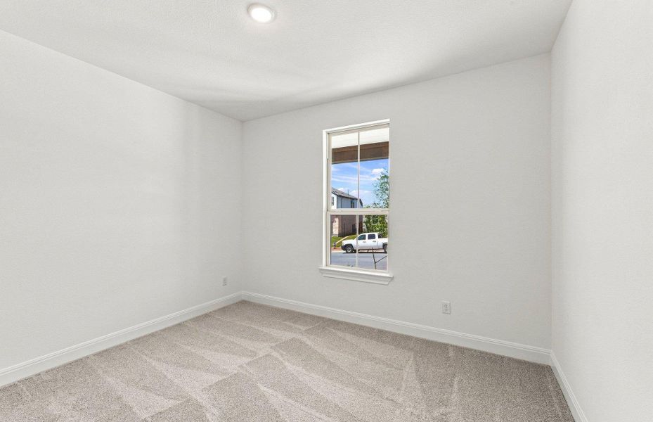 Spacious, unfurnished interior of a new home in Saddleback at Santa Rita Ranch, Liberty Hill (Image 18).