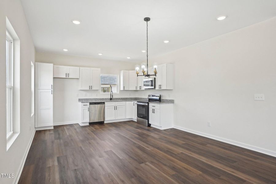 11-web-or-mls-Gilmer St-011 11-web-or-mls-Gilmer St-011