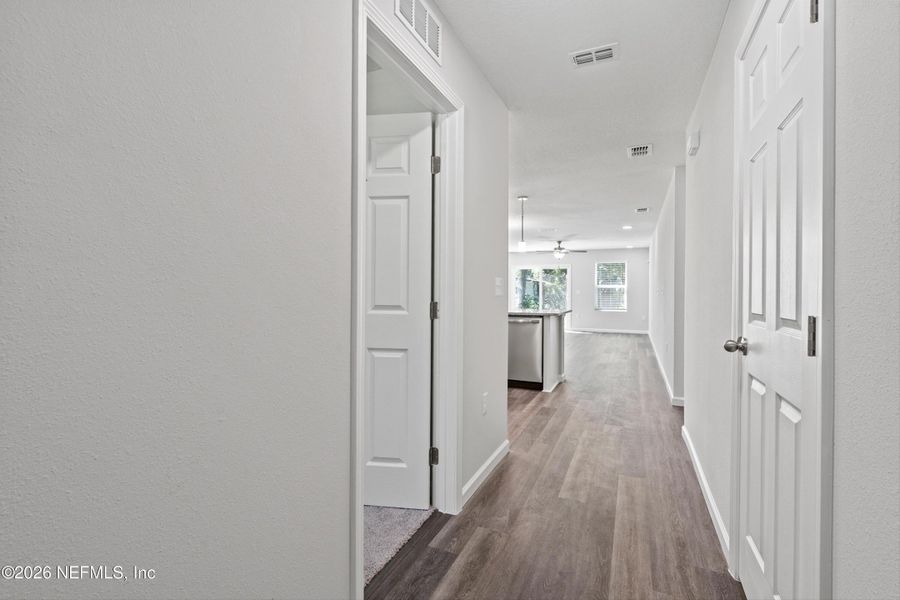 Spacious, unfurnished interior of a new home in , Jacksonville (Image 11).