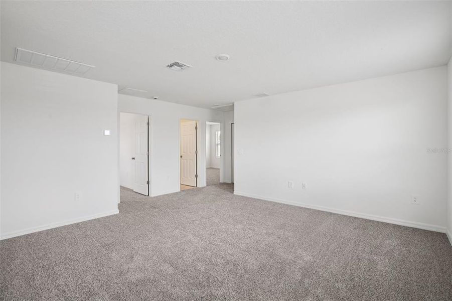 Spacious, unfurnished interior of a new home in Villamar - Classic Series, Winter Haven (Image 32).