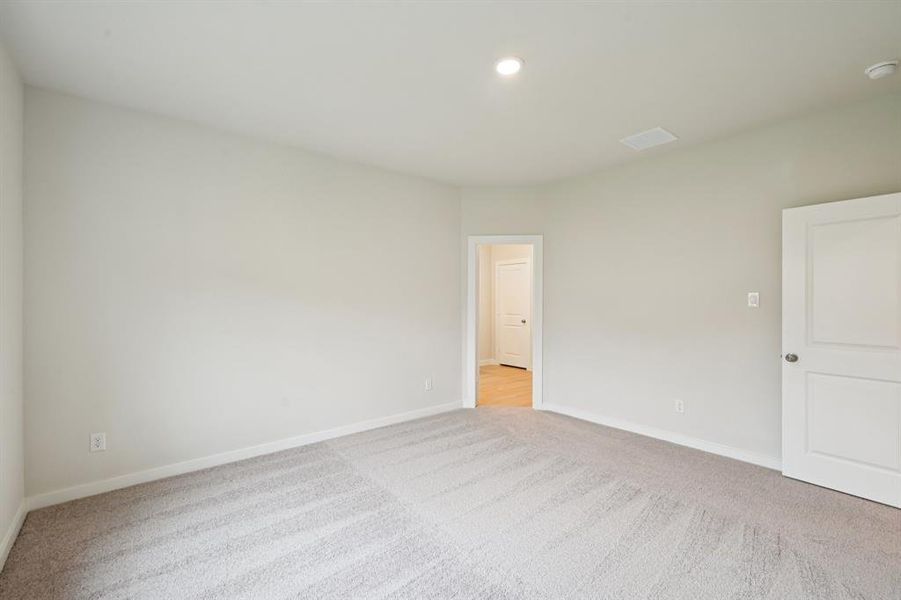 Spacious, unfurnished interior of a new home in Summerwood Estates, Red Oak (Image 29). Spacious, unfurnished interior of a new home in Summerwood Estates, Red Oak (Image 29).