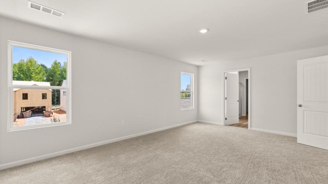 Spacious, unfurnished interior of a new home in Braselton Village, Braselton (Image 14).