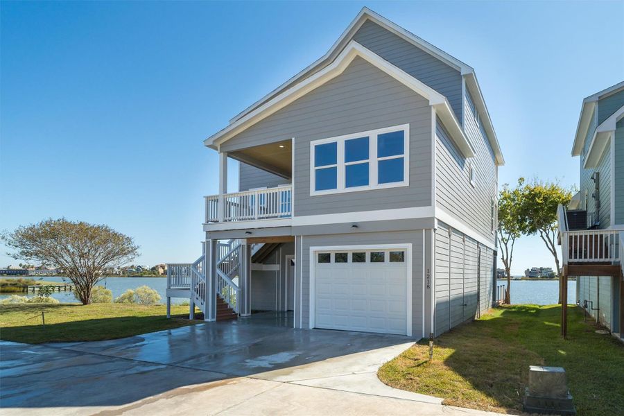 4/3/3 waterfront new build located in Seabrook, just off 146! 4/3/3 waterfront new build located in Seabrook, just off 146!