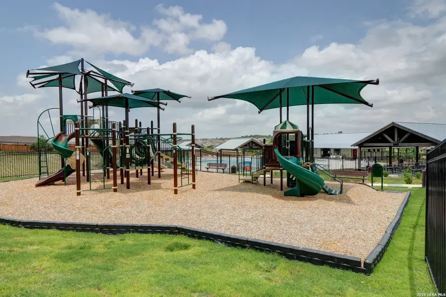 Community amenities in Ladera, San Antonio (Image 7).