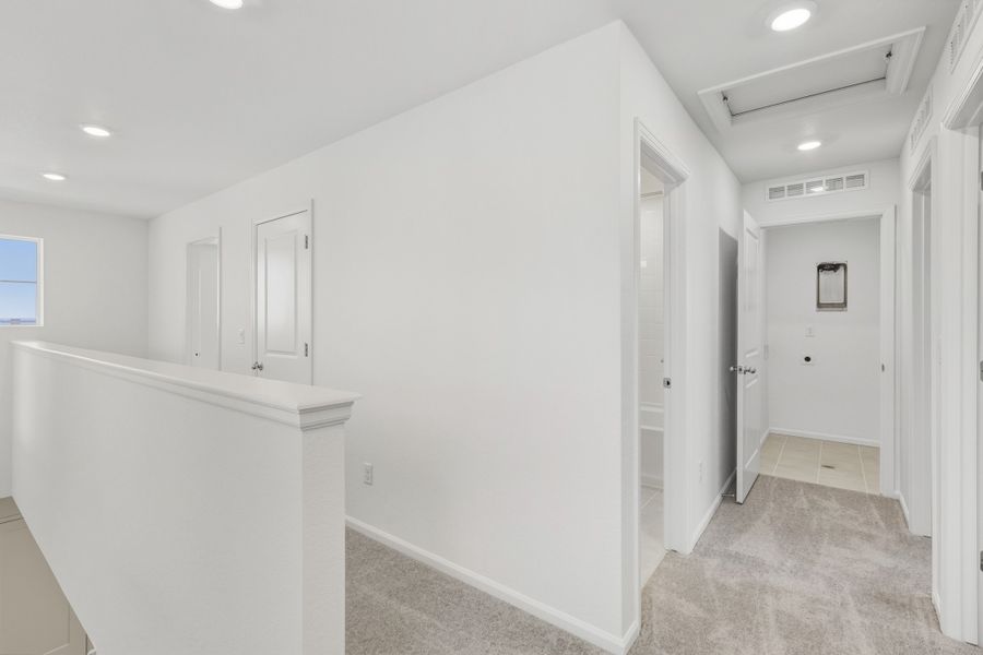 Spacious, unfurnished interior of a new home in Windler, Aurora (Image 11).
