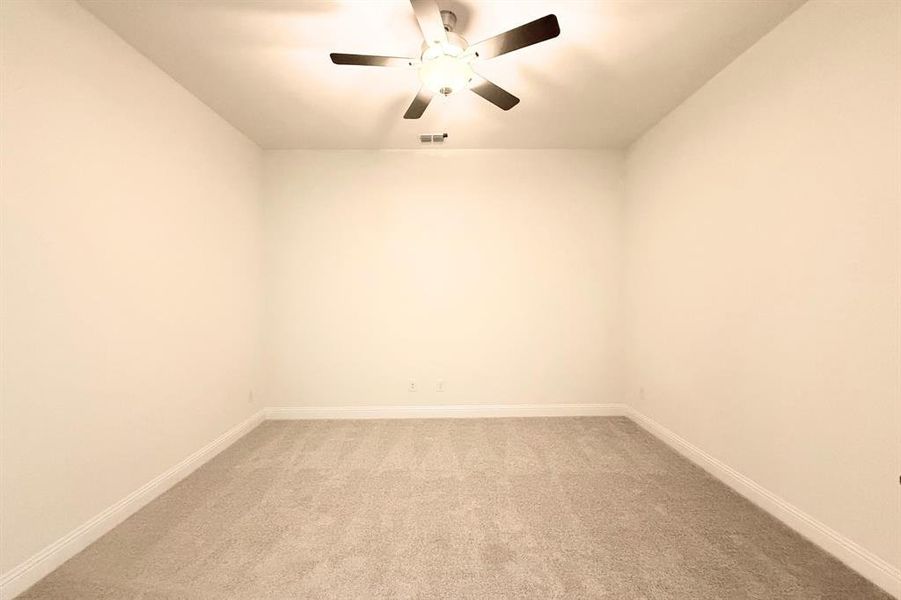 Spacious, unfurnished interior of a new home in Polo Ridge, Mesquite (Image 17).