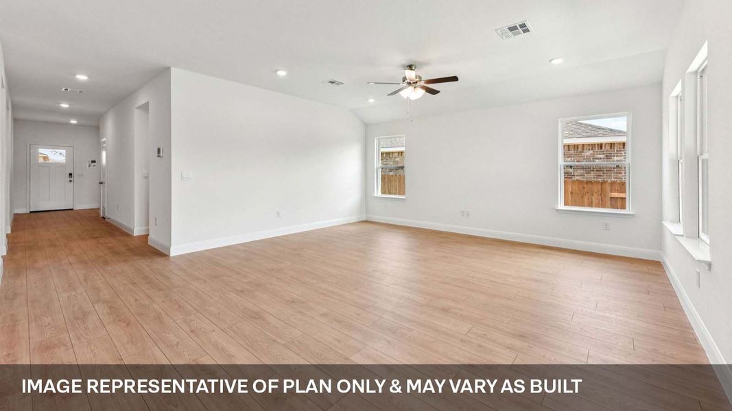 Representative unfurnished interior of a home built from the The Grayson by D.R. Horton in Riverview, Georgetown (Image 16).