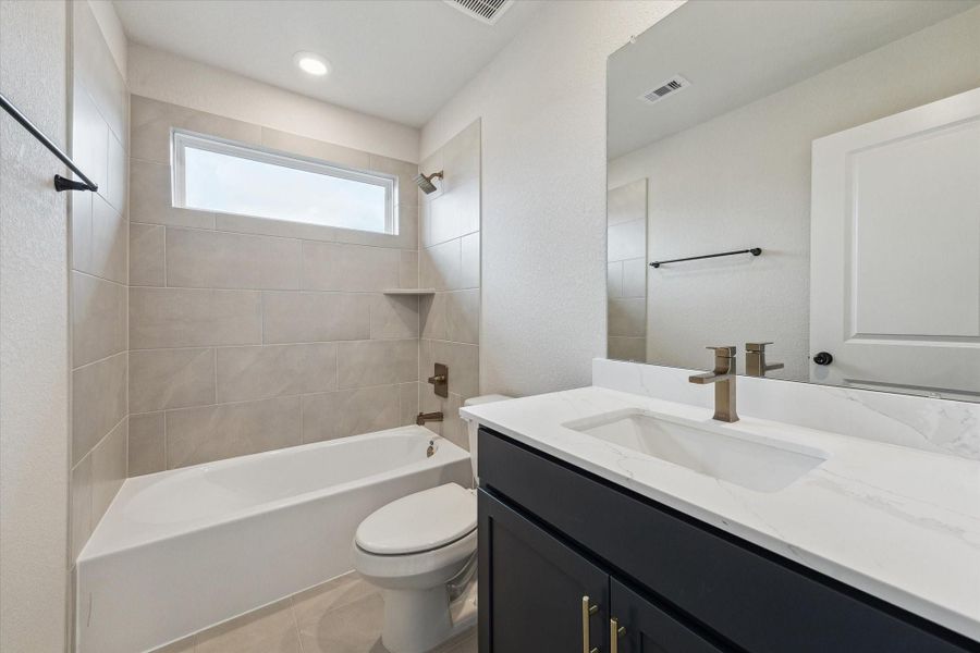 Furnished interior view inside a new home in , Katy (Image 13).