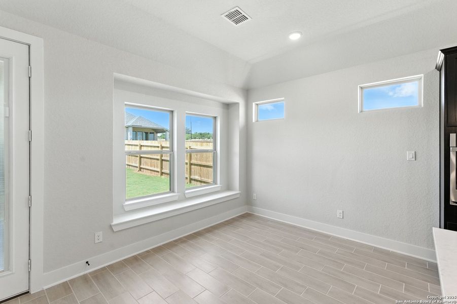Spacious, unfurnished interior of a new home in Alsatian Oaks, Castroville (Image 27).