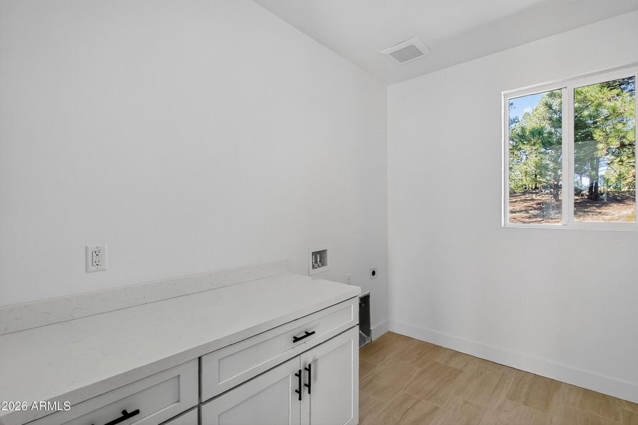 lot_8_timber_sky_sirius_2013_laundry