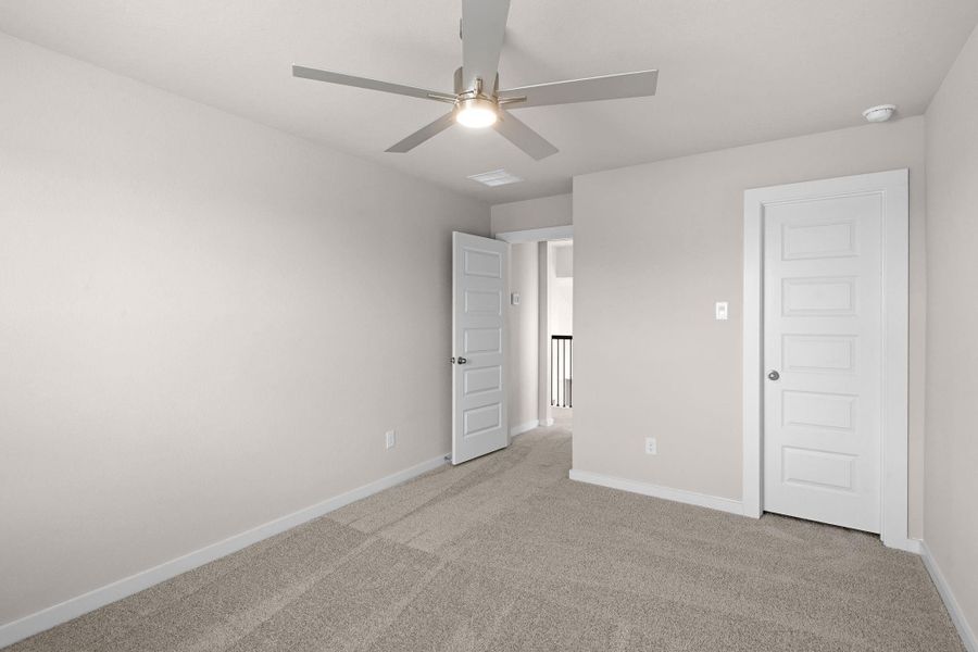 Spacious, unfurnished interior of a new home in Sunterra Lakes, Fulshear (Image 29).