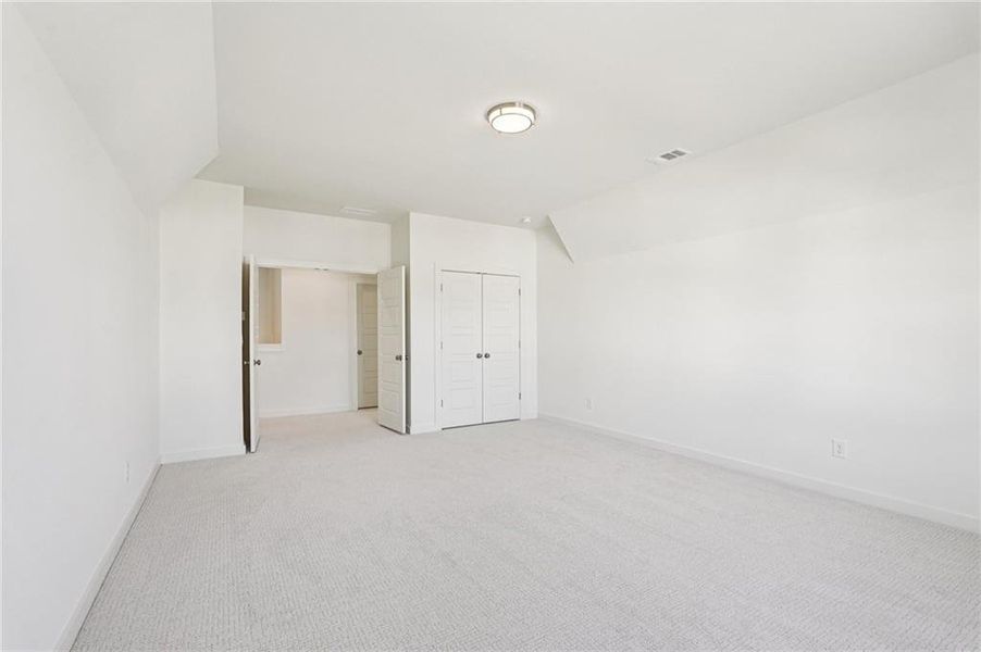 Spacious, unfurnished interior of a new home in Fireside Farms, Dawsonville (Image 55).