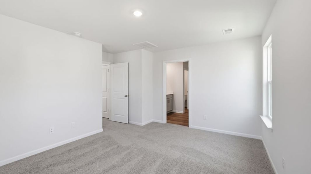 Spacious, unfurnished interior of a new home in Cedar Gap, Fountain Inn (Image 33). Spacious, unfurnished interior of a new home in Cedar Gap, Fountain Inn (Image 33).