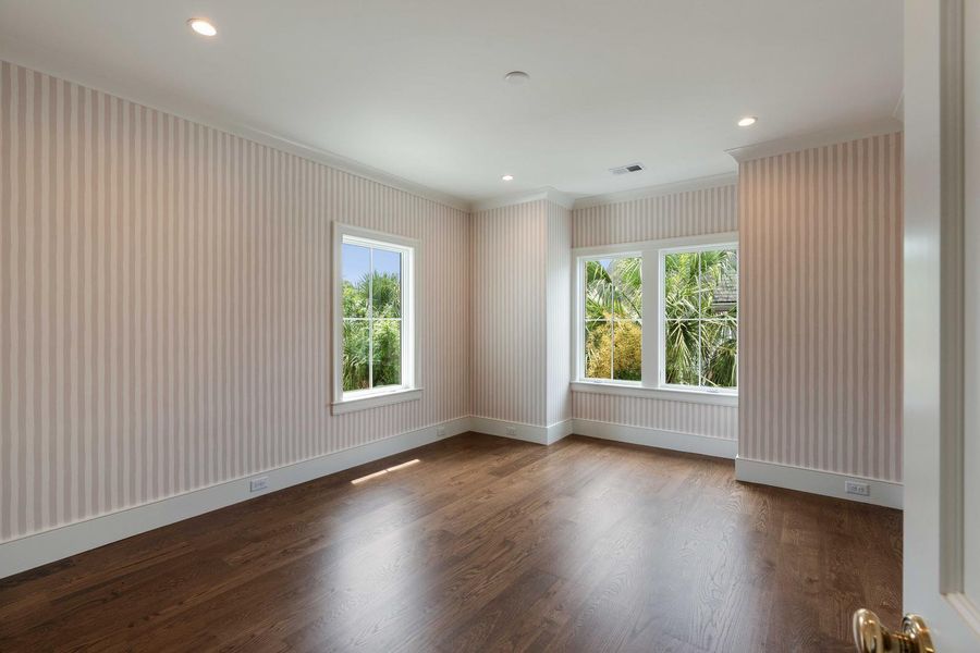 Spacious, unfurnished interior of a new home in , Mount Pleasant (Image 20).