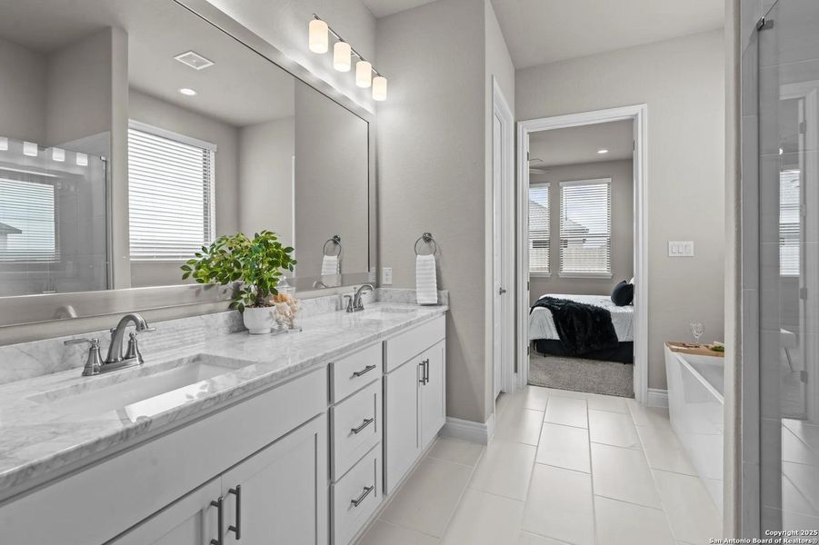 Furnished interior view inside a new home in Legacy at Lake Dunlap, New Braunfels (Image 24).