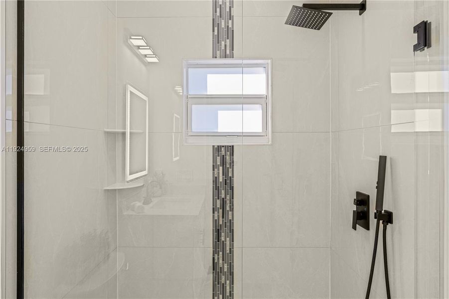 Close-up of interior finishes inside a home in , Lehigh Acres (Image 13).