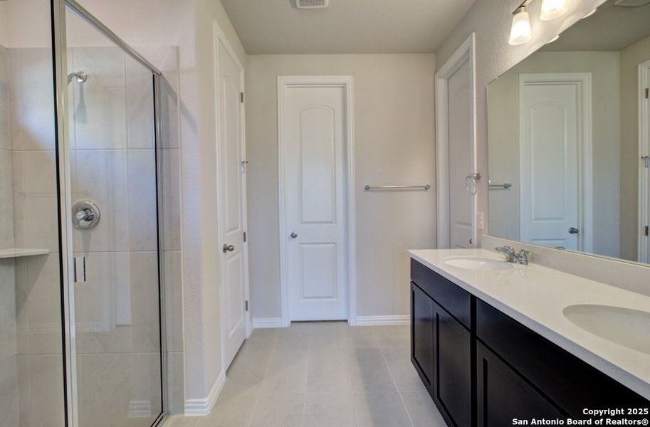 Furnished interior view inside a new home in Stream Waters, Seguin (Image 2).