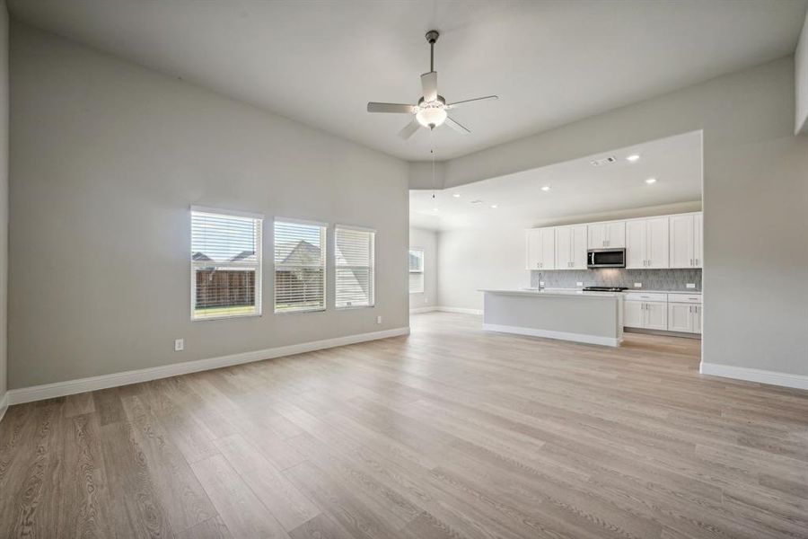 Photo is not of the actual home, but is an inspirational photo of builder’s model home and may depict options, furnishings, and/or decorator features that are not included. Photo is not of the actual home, but is an inspirational photo of builder’s model home and may depict options, furnishings, and/or decorator features that are not included.