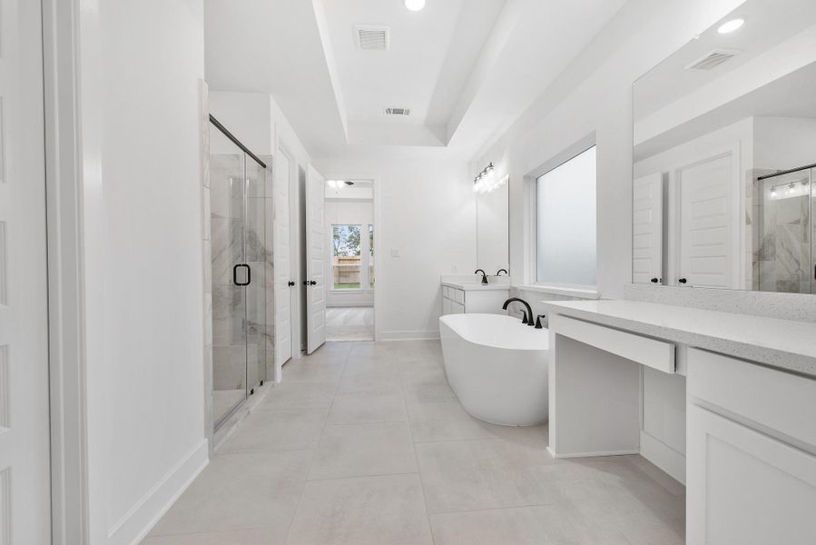 Representative image. Features, specifications, selections and colors may vary. Representative image. Features, specifications, selections and colors may vary.