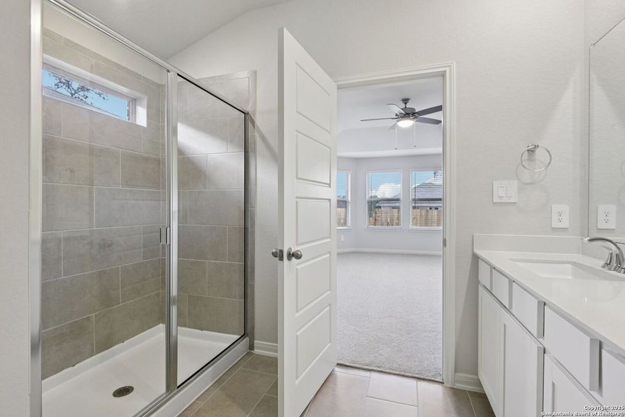 Furnished interior view inside a new home in Fox Falls, Boerne (Image 9).