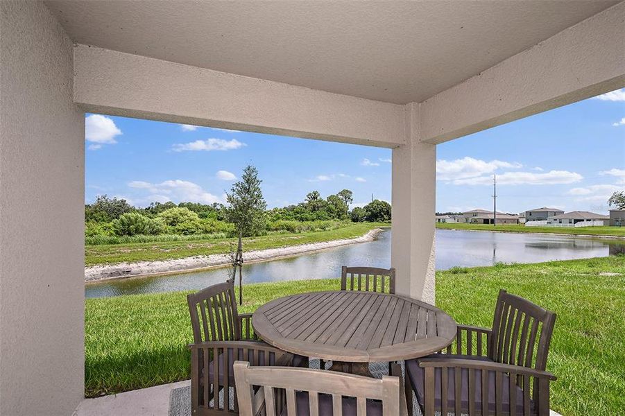 Exterior details and patio area of a home in Bradbury Creek, Haines City (Image 3).