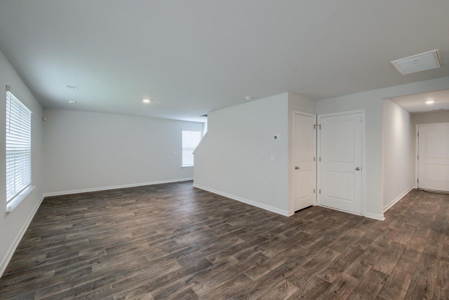 Spacious, unfurnished interior of a new home in Stone Ridge, Moncks Corner (Image 35).