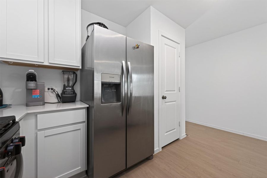 Furnished interior view inside a new home in Indian Springs, Crosby (Image 7).