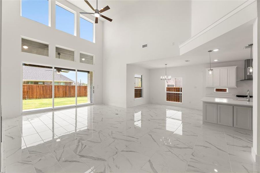 11. 15000 Pizarro - Family