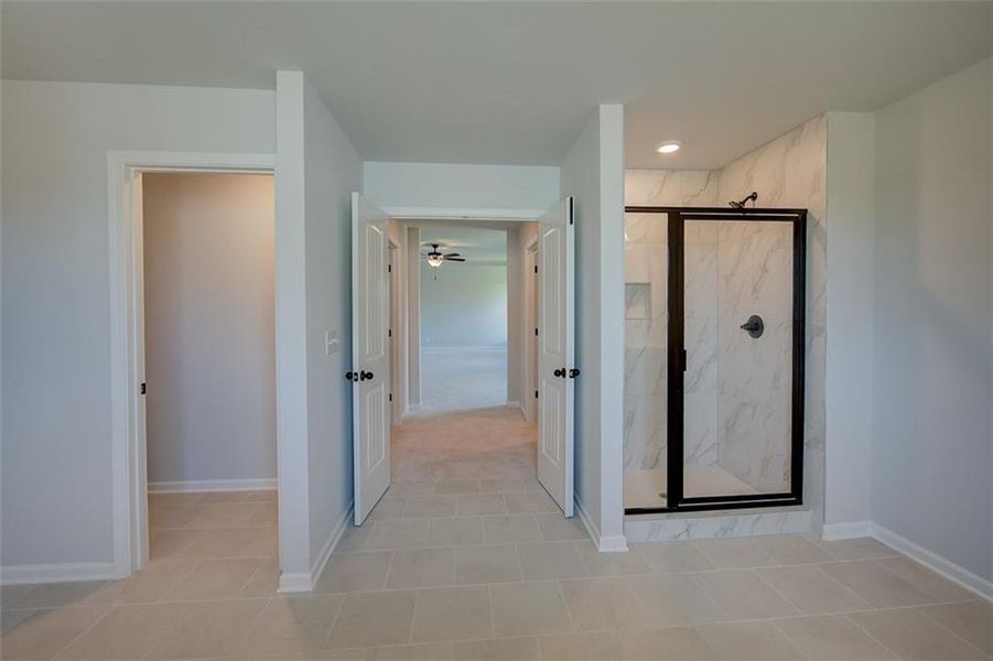 Spacious, unfurnished interior of a new home in Brighton, Locust Grove (Image 31).
