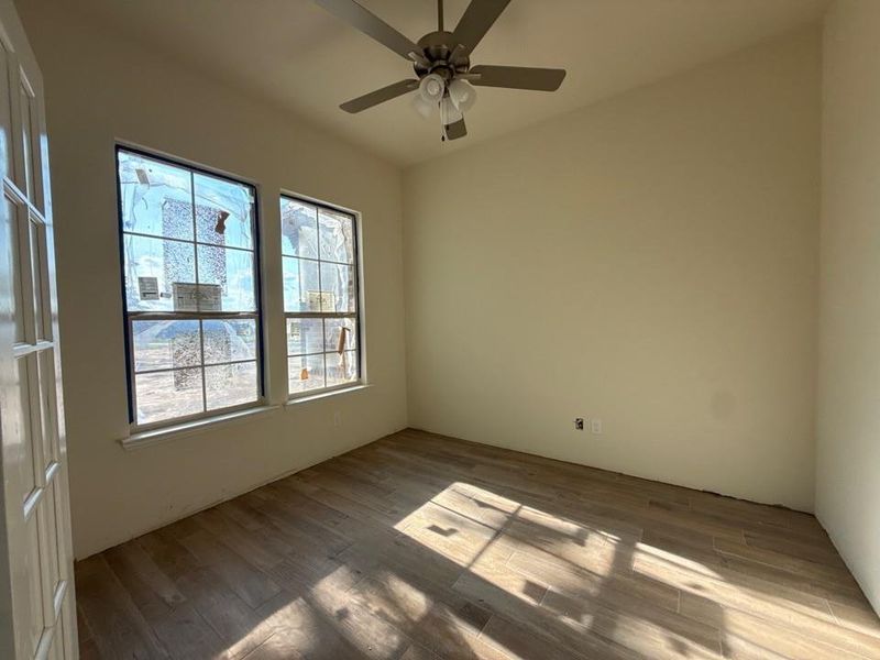 Spacious, unfurnished interior of a new home in Oak Grove Addition, Springtown (Image 4).