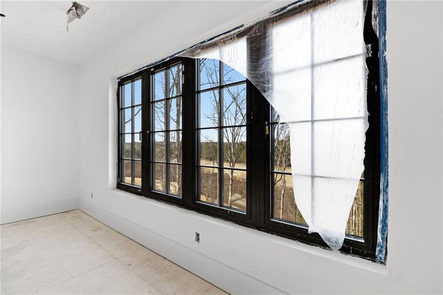 Spacious, unfurnished interior of a new home in , Alpharetta (Image 4).